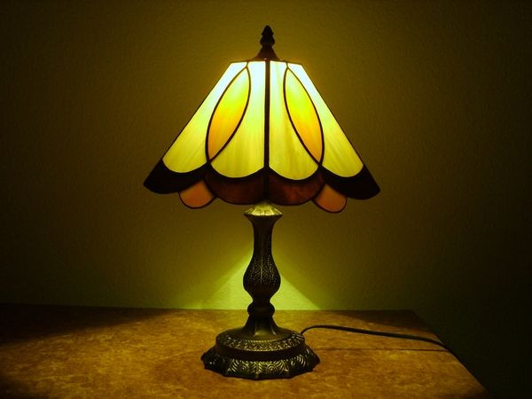 Tiffany lámpa Classical 226 bekapcsolva átmérője: 31cm magasság: